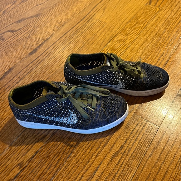 Women’s Tennis Classic Ultra Flyknit 'Olive Flak' - Picture 2 of 6